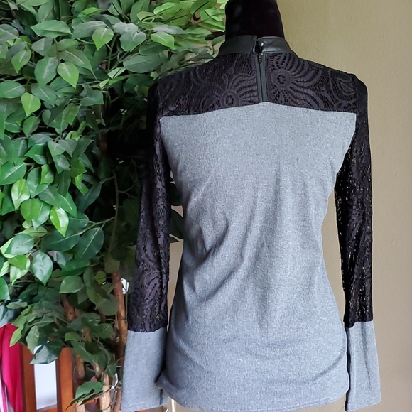 Beautiful long sleeve blouse - Picture 2 of 4